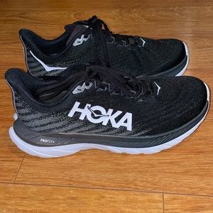 Woman’s MACH 5 HOKA running shoes